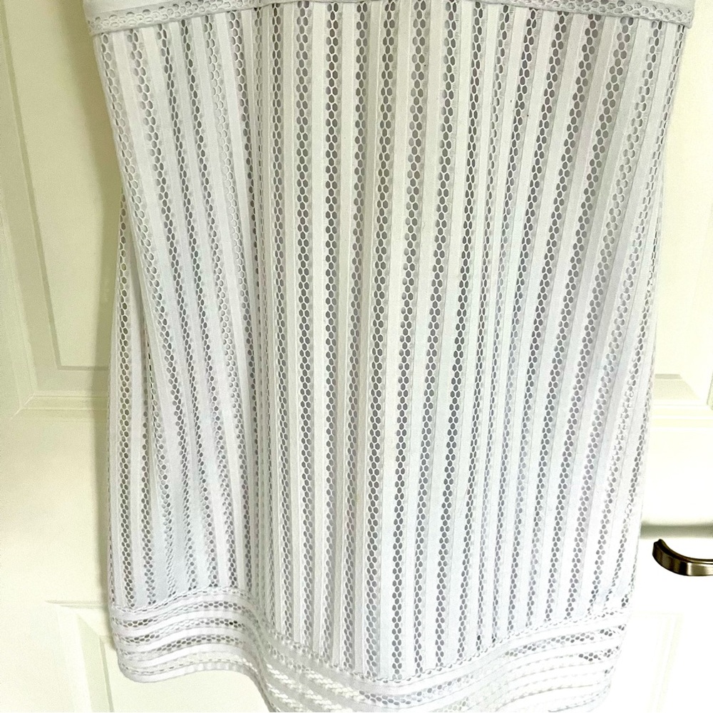Lilly Pulitzer white dress. Size M - Picture 3 of 6